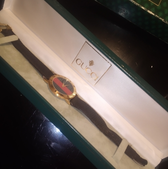 Gucci 3000.M.2 Mens Watch - Picture 4 of 5